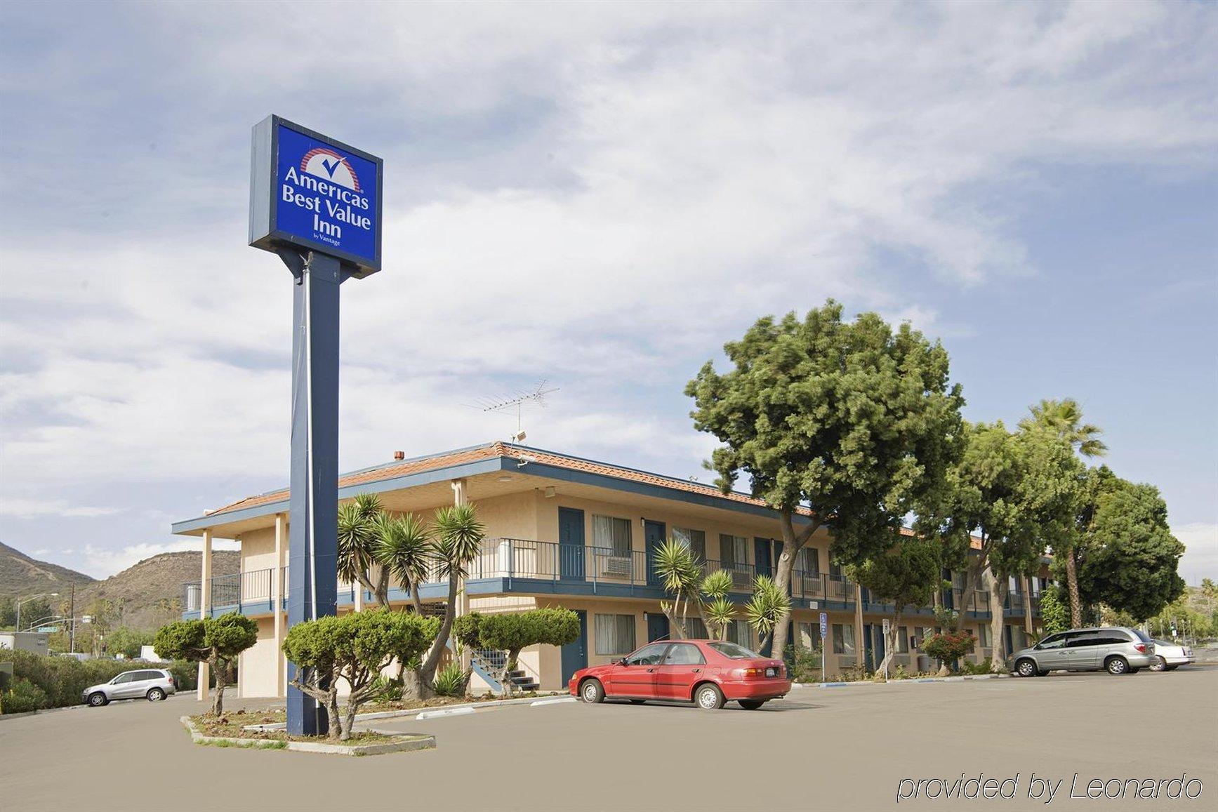 Americas Best Value Inn Thousand Oaks Exterior foto