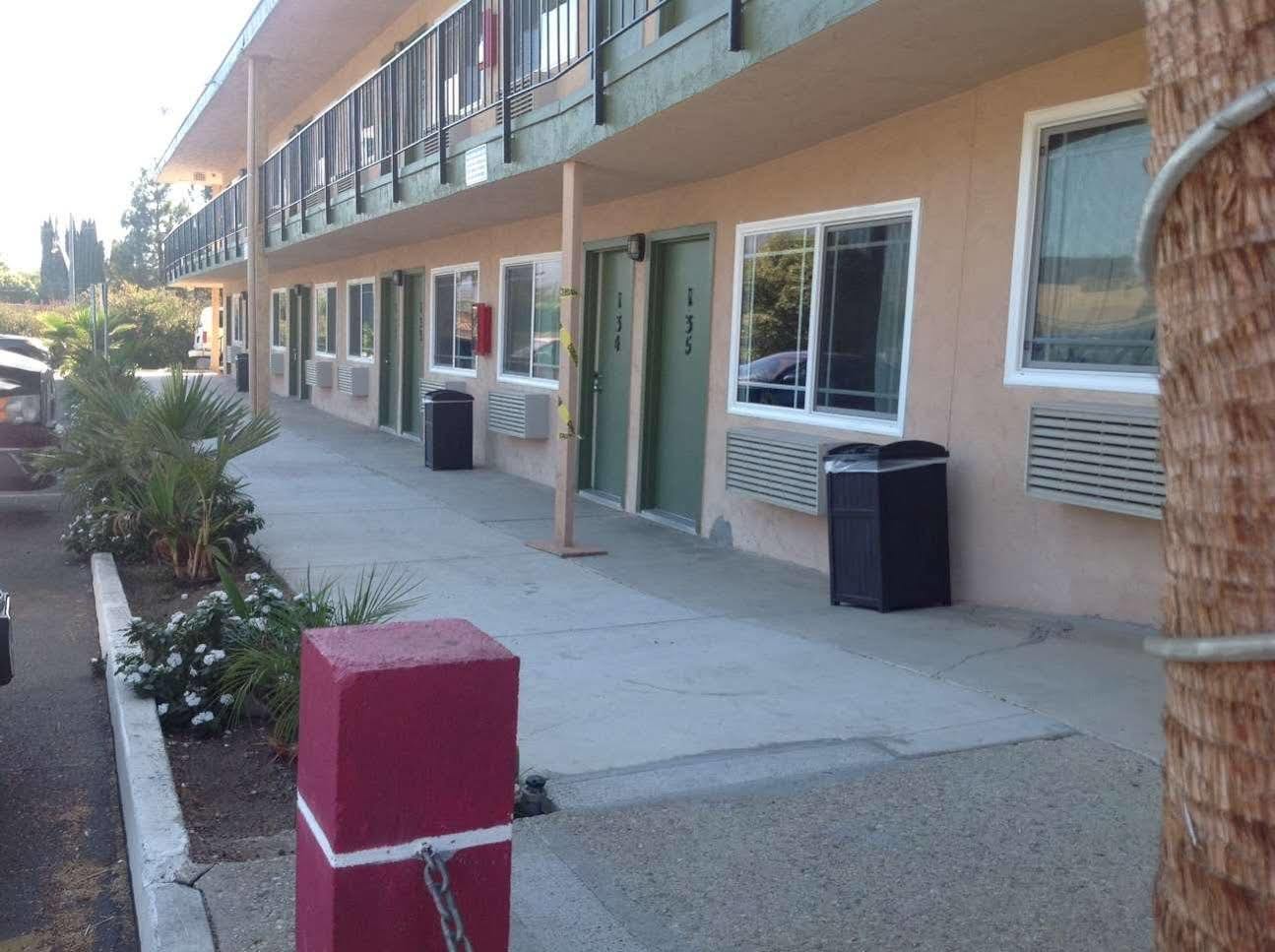 Americas Best Value Inn Thousand Oaks Exterior foto